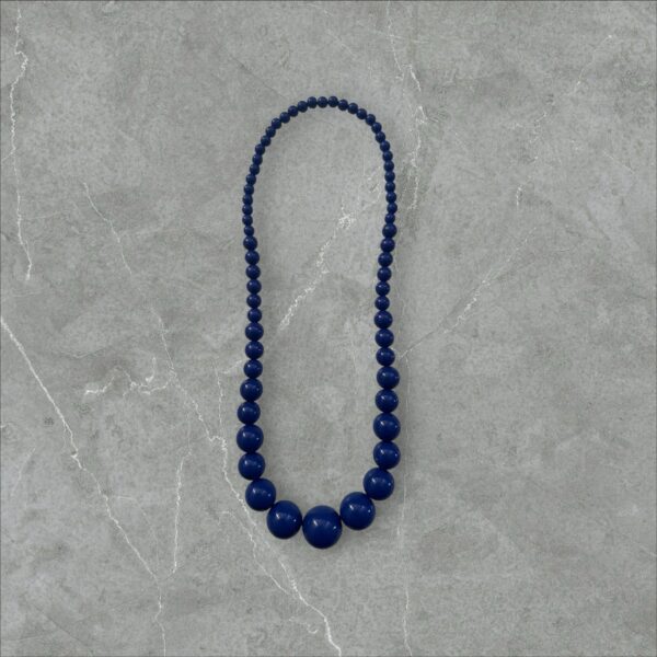 Simple plastic, hookless beaded necklace