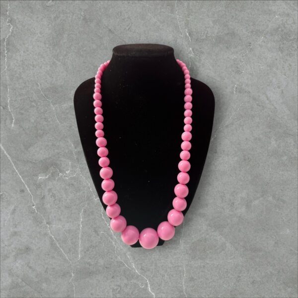 Simple plastic, hookless beaded necklace